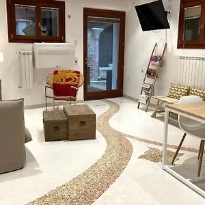  Apartment Ca' Dell'ombra Felice - Canal View Italy